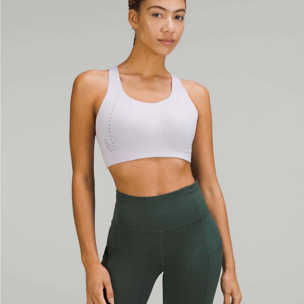 Lululemon AirSupport Bra *High Support - 32 DDD
Faint Lavender / Peri Purple